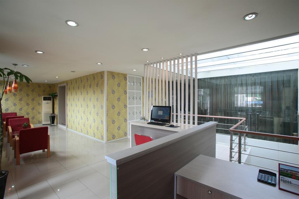 Qingdao Renjia Bussiness Hotel Εξωτερικό φωτογραφία