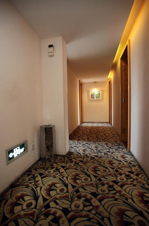 Qingdao Renjia Bussiness Hotel Εξωτερικό φωτογραφία